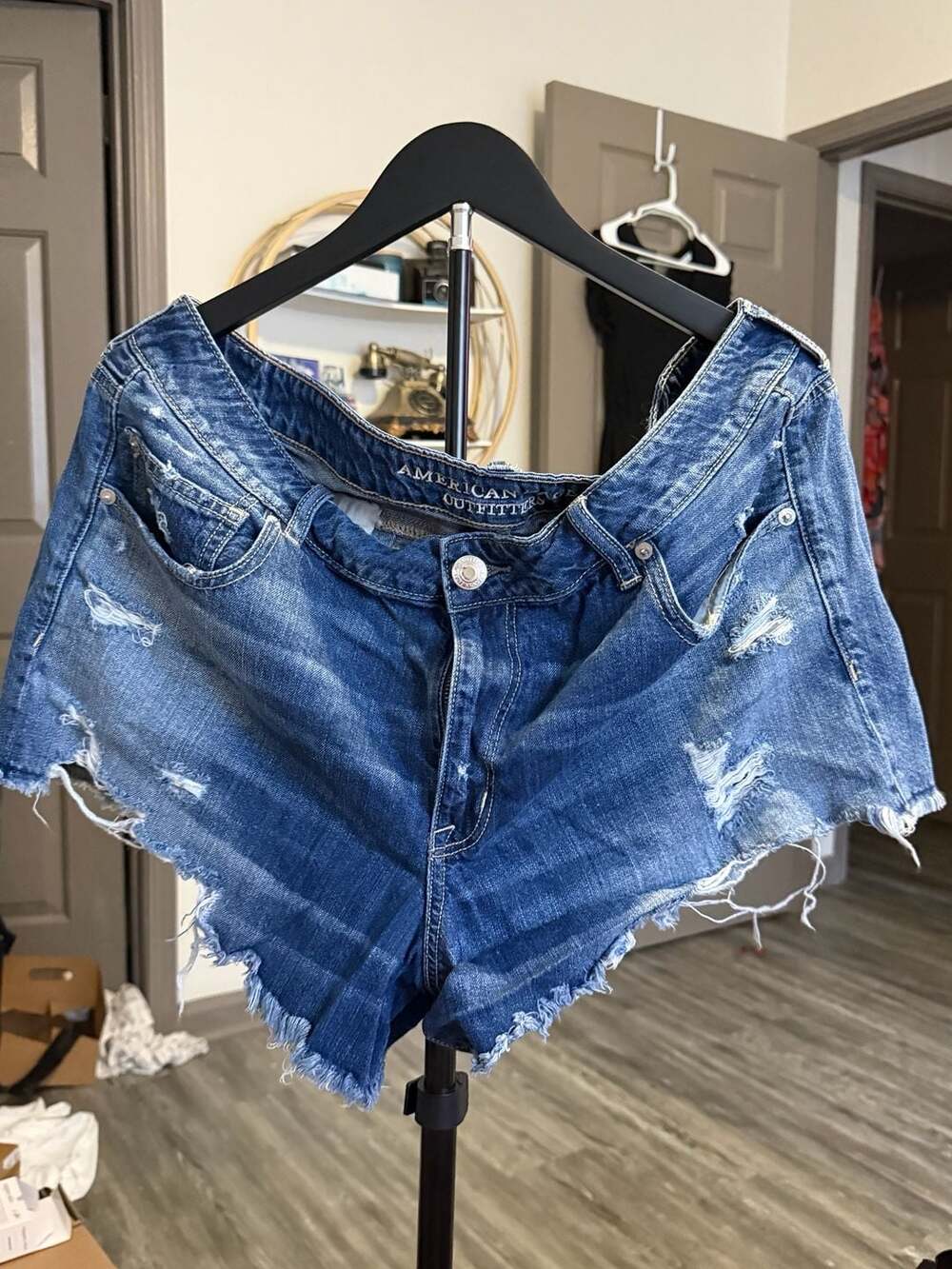 American Eagle Outfitters Denim Shorts Size 18 Distressed Cutoff Blue